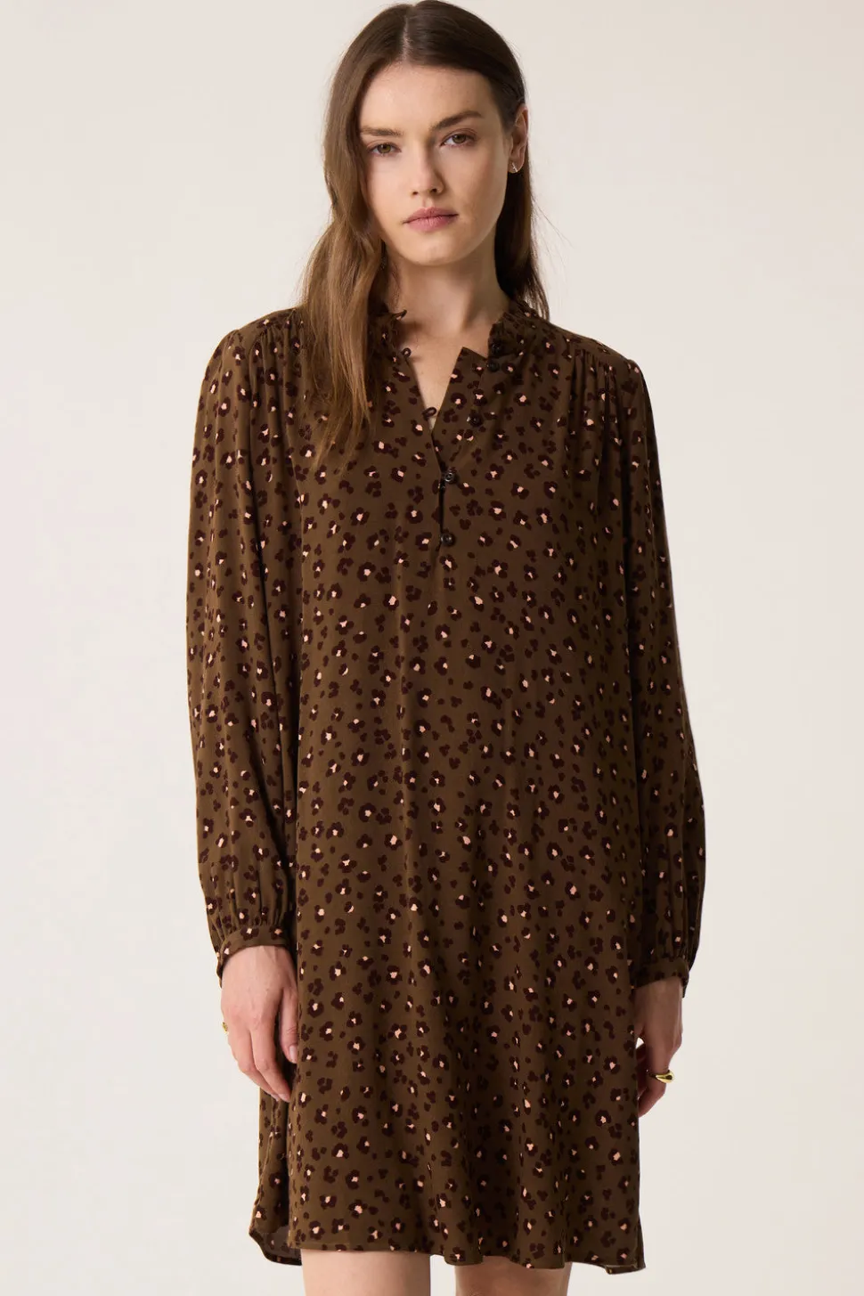 Robe Solene Leo Kaki